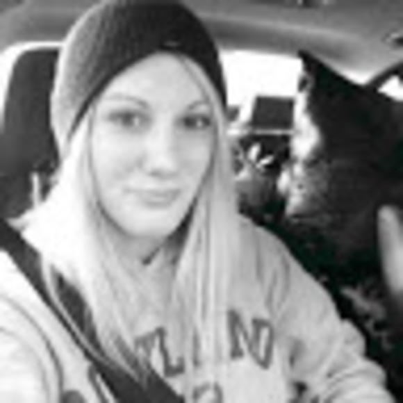 Meet your Posher, Danielle - Picture 1 of 1